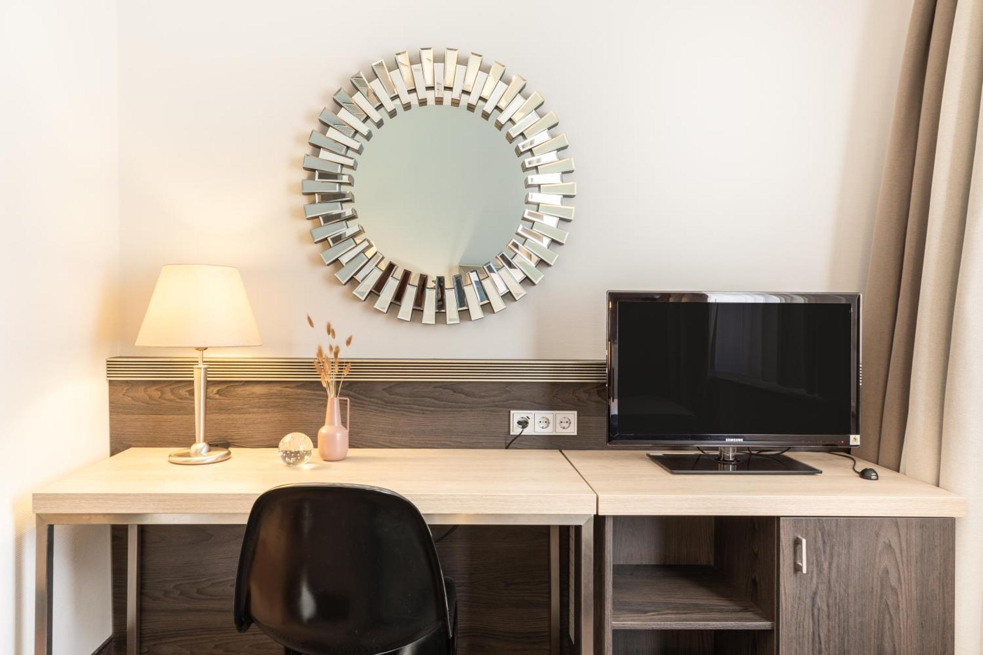 Select Handelshof Hotel 4*